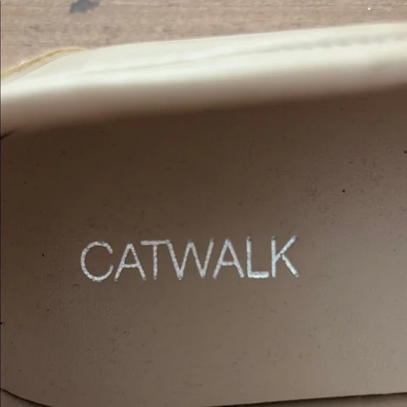 Tan and Cream Loafers with Chunky Sole - Picture 2 of 6